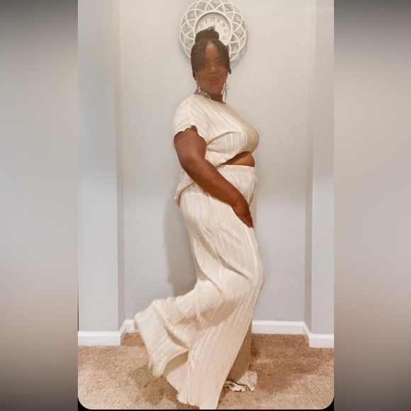 Plus Pleated Pants Set - Picture 5 of 6